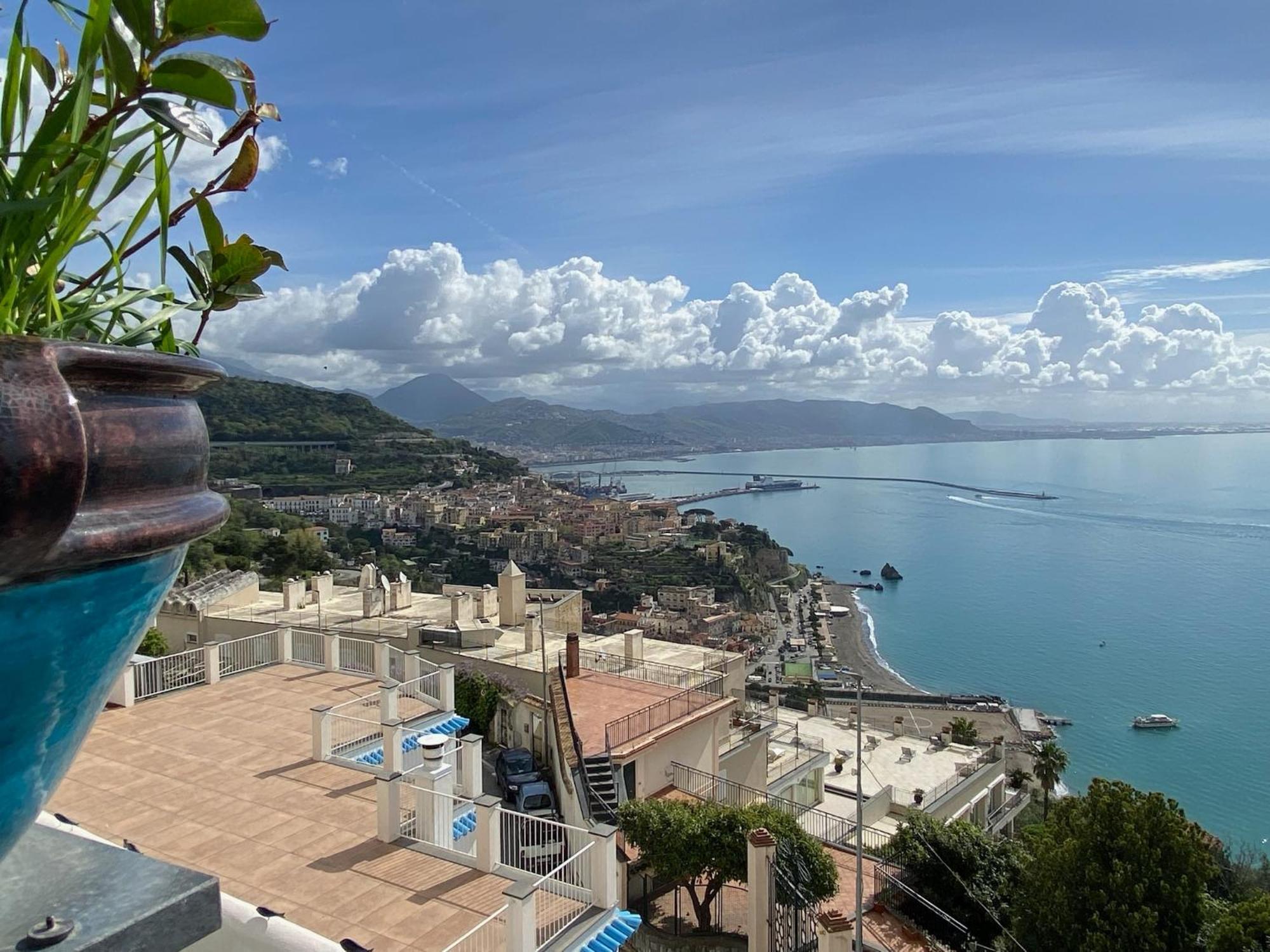 Casa Vacanza: The Wind Rose Vietri Εξωτερικό φωτογραφία